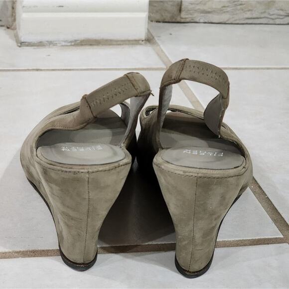 Eileen Fisher taupe Grey suede leather Wedge slingback peep toe sandals size 7.5 - Picture 5 of 7